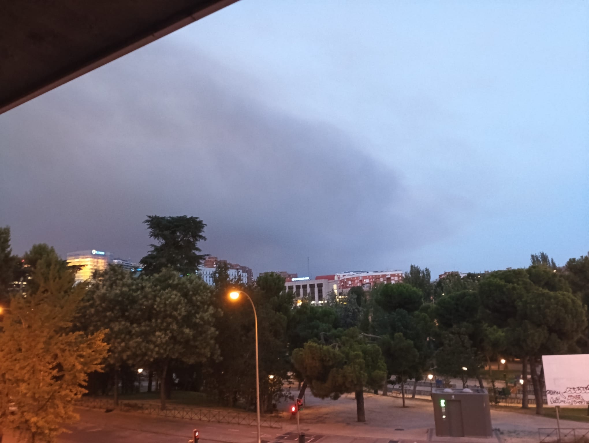 1158. Parte 2026-07-24: Sobre el humo de incendio que sobrevuela todo Madrid. Precaución con la intoxicación.